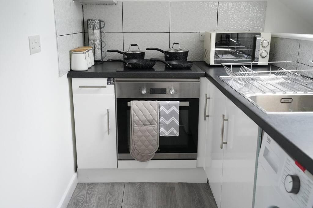 Stunning Modern 1 Bed Flat In Southsea * Portsmouth