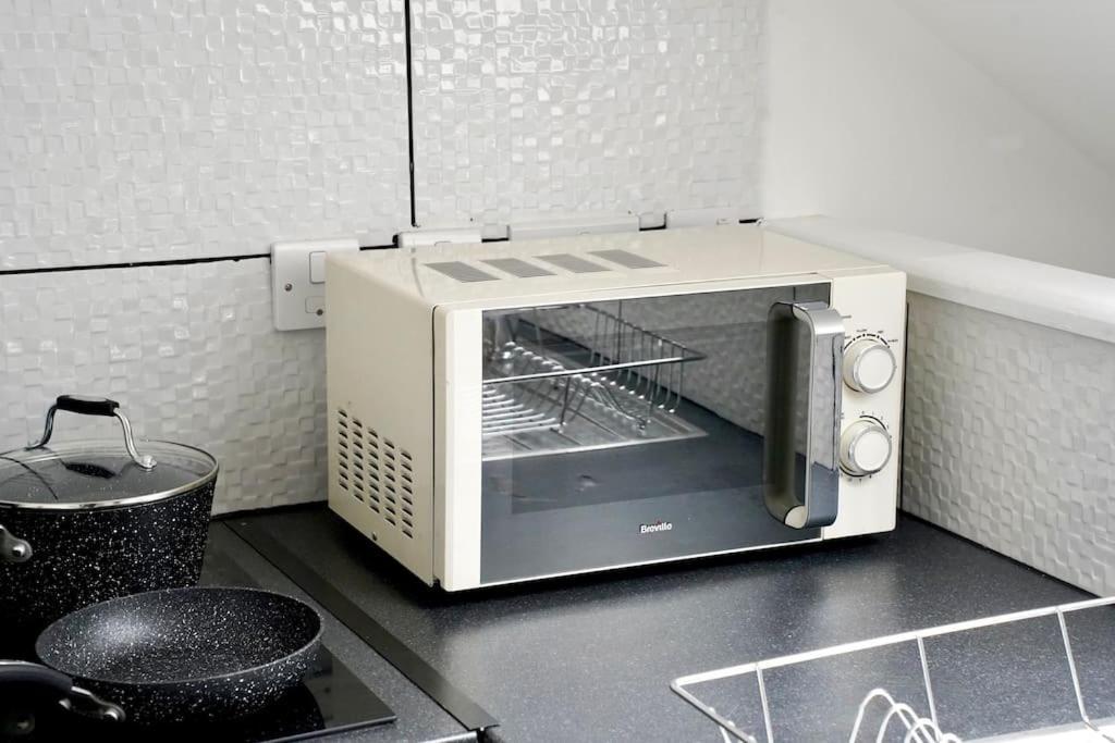 Stunning Modern 1 Bed Flat In Southsea Appartement *